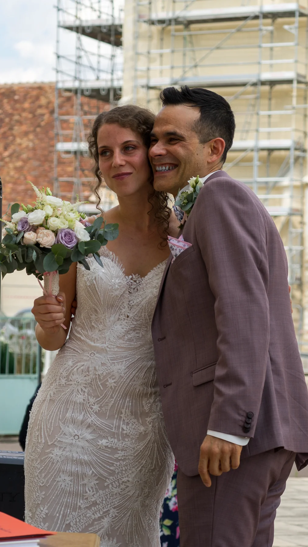 Claudia et Aurélien, autour de la cérémonie à la mairie