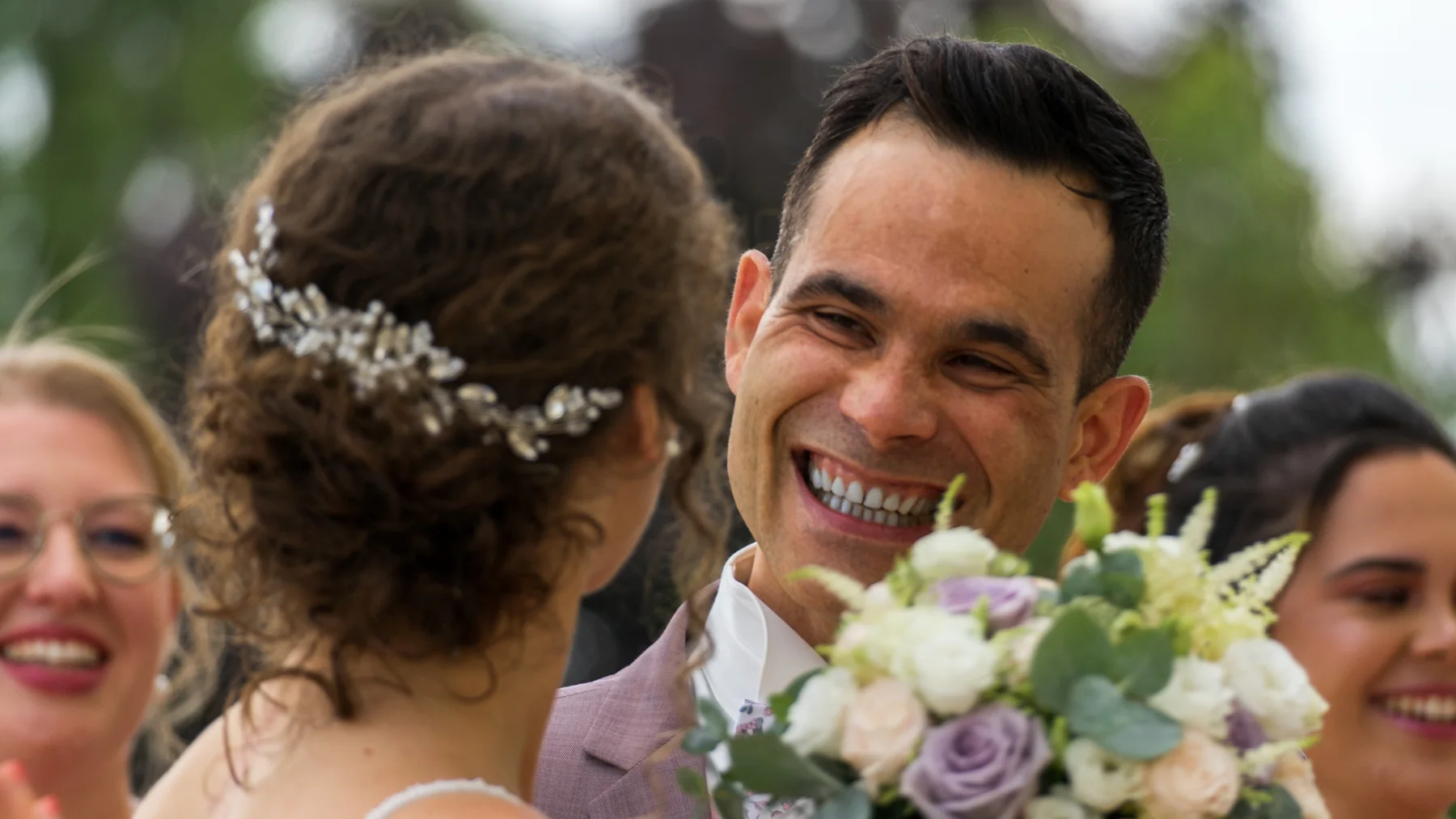 Claudia et Aurélien, autour de la cérémonie à la mairie